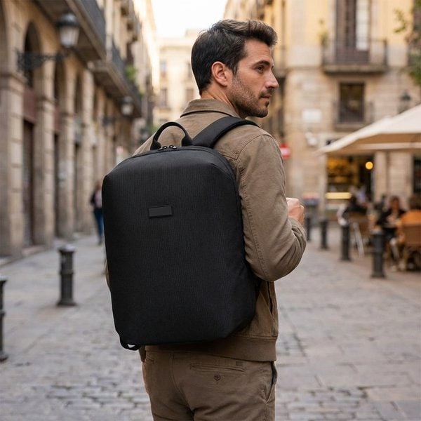 Luma 15" GRS Laptop-Rucksack aus recyceltem Material mit Diebstahlschutz 10L - EgotierPro 130110